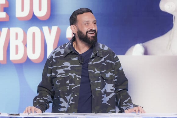 Exclusif - Cyril Hanouna sur le plateau de l'émission Touche pas à mon poste (TPMP) diffusée en direct sur C8 le 3 avril 2023. © Jack Tribeca / Bestimage