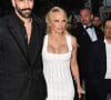 Pamela Anderson et son compagnon Adil Rami lors de la soirée Amber Lounge Monaco 2019 au profit de la fondation de Jackie Stewart "Race Against Dementia" à l'hôtel Méridien Beach Plaza à Monaco, le 24 mai 2019.