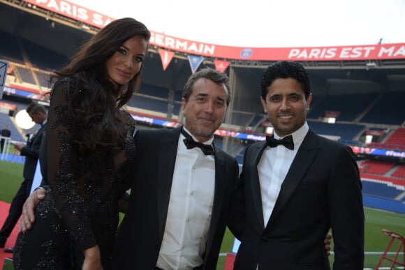 Le couple est ensemble depuis plus de 10 ans.
Exclusif - Jade Foret, son mari Arnaud Lagardère et Nasser Al-Khelaifi, le président du Paris Saint-Germain (PSG) - 5ème dîner de gala de la fondation Paris Saint-Germain au parc des Princes à Paris, France, le 15 mai 2018. Le gala de la fondation PSG a permis de récolter 1 645 000 €. © Rachid Bellak/Bestimage 