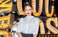 Angèle sans rien en haut : cette photo très inattendue qui suscite beaucoup de questions