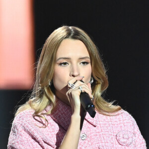 Angèle (Artiste féminine et Album le plus streamé d'une artiste féminine "Nonante-Cinq") lors de la 38ème cérémonie des Victoires de la musique à la Seine musicale de Boulogne-Billancourt, France, le 10 février 2023. © Coadic Guirec/Bestimage 