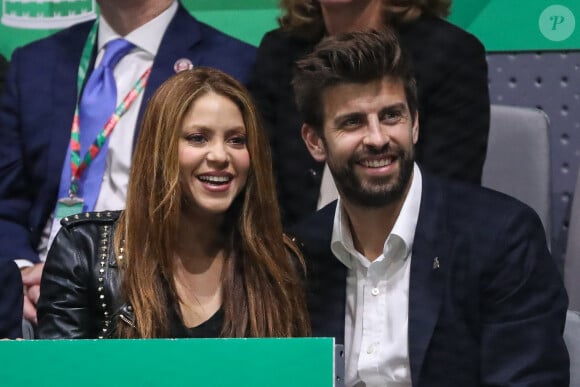 Pour preuve, le chanteuse sortira dans quelques jours la chanson "Copa Vacía" ("tasse vide" en français) dans quelques jours
Shakira et Gerard Piqué - L'Espagne remporte la Coupe Davis à Madrid, le 24 novembre 2019, grâce à la victoire de R. Nadal contre D. Shapovalov (6-3, 7-6). 