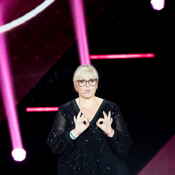 Exclusif - Laurence Boccolini - Enregistrement de l'émission "Les comiques préférés des français, les 30 femmes les plus drôles" à la Seine Musicale à Paris, diffusée le 8 janvier 2022 sur France 2. Le 11 octobre 2021 © Tiziano Da Silva / Bestimage Quelles sont les 30 femmes comiques préférées des Français ? Pour commencer l'année dans le rire et la bonne humeur, L.Boccolini vous invite à une grande soirée avec les reines de l'humour durant laquelle elle vous révèlera le classement des 30 femmes les plus drôles de France d'après un grand sondage national. Pendant plus de deux heures, les stars de l'humour se succèderont en live et en archives et nous découvrirons quelle est la star féminine de l'humour préférée des Français. Ce sera également l'occasion de retrouver des humoristes masculins qui célèbrent les femmes à leur manière dans leurs sketchs. Dérision, rire et bonne humeur seront les maitres mots de cette soirée pour toute la famille ! 