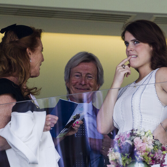 Sarah Margaret Ferguson, duchesse d'York, Le prince Andrew, duc d'York et la princesse Eugenie d'York assistent à la Course hippique Queen's horse Dartmouth à Ascot, le 23 juillet 2016 