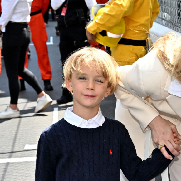 Beatrice Borromeo et ses enfants Stefano et Francisco Casiraghi durant le 6eme Monaco E-Prix à Monaco, le 6 mai 2023. © Bruno Bebert/Bestimage 
