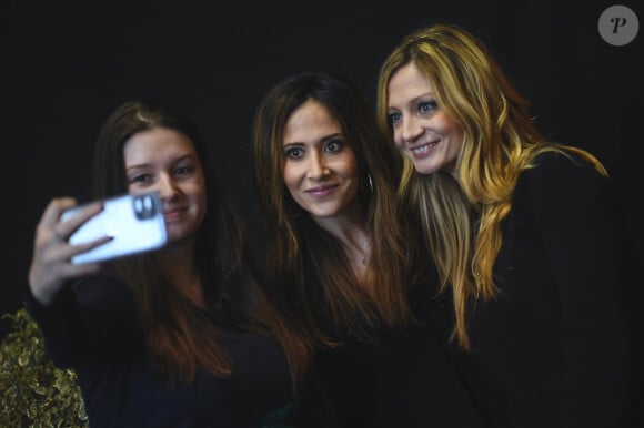 Exclusif - Fabienne Carat et sa soeur Carole Carat, experte décoratrice et architecte d'intérieur, invitées du Salon de l'Habitat 2022 à Saint-Lô. Le 6 mars 2022 © Franck Castel / Bestimage