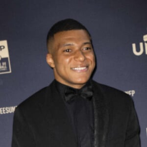 Kylian Mbappé (PSG) au photocall de la 31ème cérémonie des "Trophées UNFP" au Pavillon Gabriel. Paris, le 28 mai 2023.