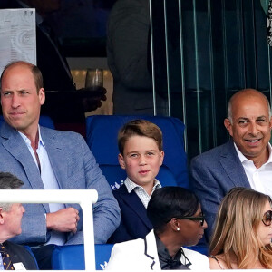 Le fils de Charles III a emmené George de Cambridge, bientôt 10 ans, assister à un match cricket
Le prince William et son fils aîné le prince George de Cambridge regardant la quatrième journée des Ashes, les célèbres test-matchs de cricket entre l'Australie et l'Angleterre, le 1er juillet 2023