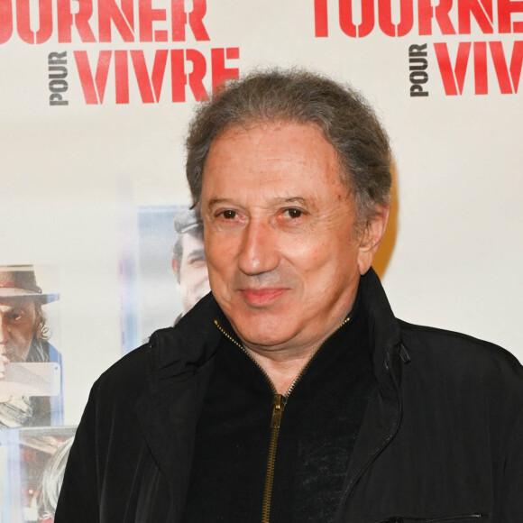 Michel Drucker - Photocall à la première du film "Tourner pour vivre" sur la vie cinématographique du réalisateur C.Lelouch à Paris le 25 avril 2022. © Coadic Guirec / Bestimage