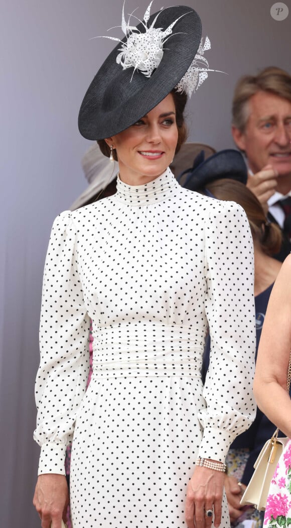 Kate Middleton aurait d'ailleurs usé de son influence au détriment du prince Harry et de Meghan Markle
Catherine (Kate) Middleton, princesse de Galles - La famille royale britannique assiste au service annuel de l'ordre de la jarretière à la chapelle St George du château de Windsor, Berkshire, Royaume Uni, le 19 juin 2023. 
