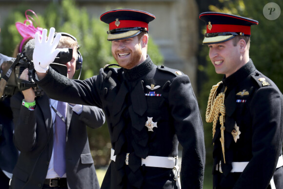 En tout cas, son frère William n'était pas là non plus, malgré la présence d'amis communs. 
Les princes Harry et William arrivent à la chapelle St. George au château de Windsor - Mariage du prince Harry et de Meghan Markle au château de Windsor, Royaume Uni, le 19 mai 2018. 