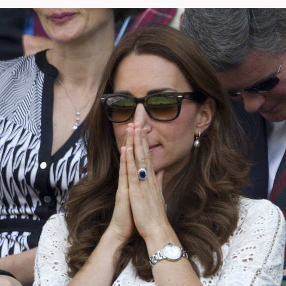 Mais il y a plusieurs années, elle avait été obligée d'annuler sa venue.
Catherine Kate Middleton, la duchesse de Cambridge - People au tournoi de tennis de Wimbledon à Londres le 2 juillet 2014. Le tenant du titre britannique de Wimbledon Andy Murray a été sèchement éliminé par le Bulgare Grigor Dimitrov, 13e mondial, mercredi en quart de finale en trois manches 6-1, 7-6 (7/4), 6-2.