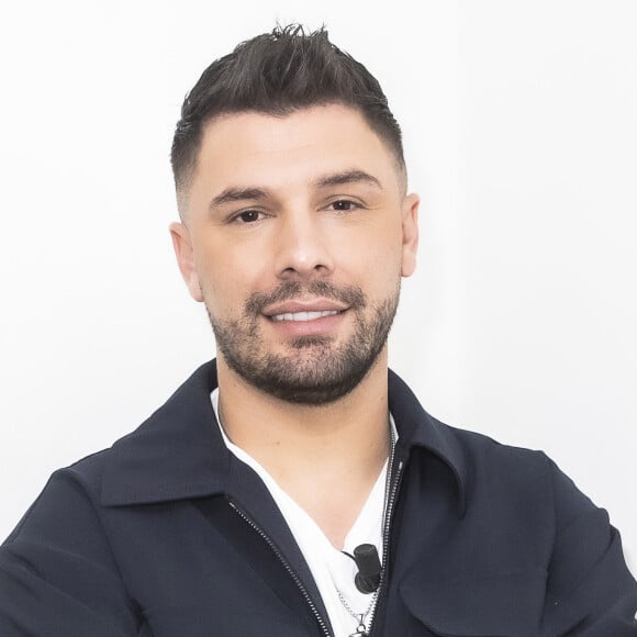 Alors que Kevin Guedj vient d'acter son grand-back dans l'émission C'est la famille disponible sur 6play, ses admirateurs espéraient le retrouver dans la deuxième saison des Cinquante prochainement diffusée sur W9.
Exclusif - Kevin Guedj - Backstage de l'enregistrement de l'émission "Touche Pas à Mon Poste (TPMP)", présentée par C.Hanouna et diffusée sur C8 © Jack Tribeca / Bestimage 