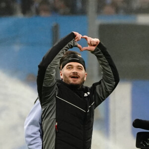 Le rappeur marseillais Jul lors du mMatch de championnat de Ligue 1 Uber Eats opposant l'Olympique Marseille (OM) au FC Lorient at Stade Velodrome à Marseille, France, le 14 janvier 2023. OM won 3-1. © Norbert Scanella/Panoramic/Bestimage 