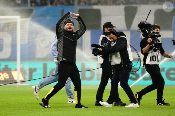 Le rappeur marseillais Jul lors du mMatch de championnat de Ligue 1 Uber Eats opposant l'Olympique Marseille (OM) au FC Lorient at Stade Velodrome à Marseille, France, le 14 janvier 2023. OM won 3-1. © Norbert Scanella/Panoramic/Bestimage 