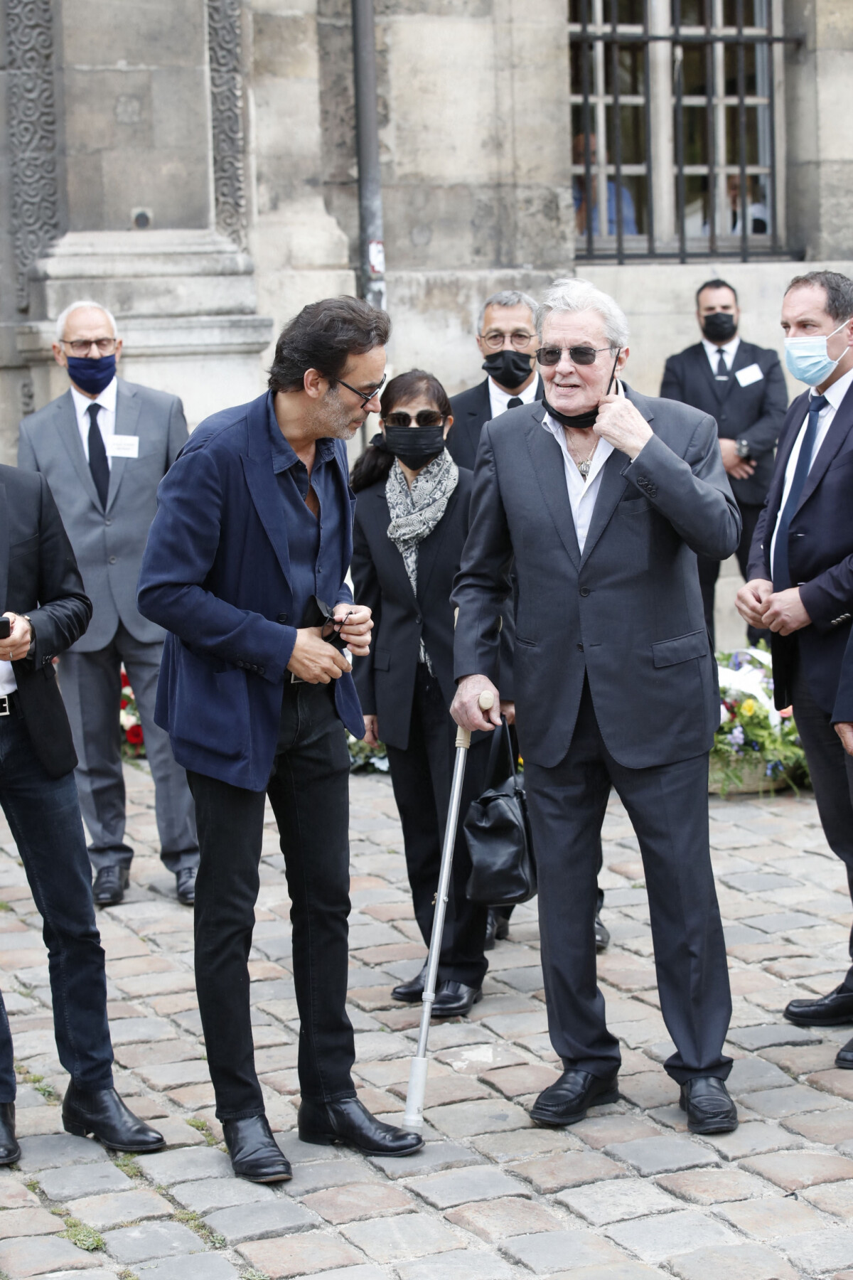 Photo : Alain Delon Et Son Fils Anthony - Obsèques De Jean-Paul ...