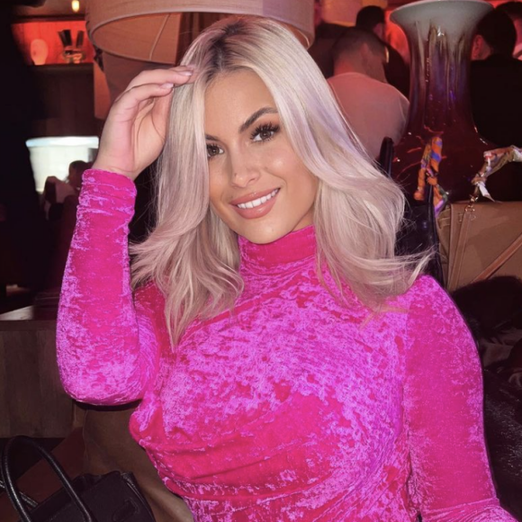 Carla Moreau est fraîchement célibataire et divorcée.
Carla Moreau sur Instagram.