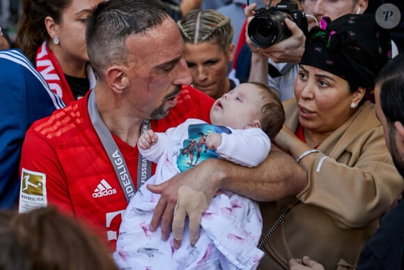 Franck Ribery et sa fille Keltoum et sa femme Wahiba - Franck Ribéry célèbre le titre de champion d'allemagne et son dernier match sous les couleurs du Bayern de Munich le 18 Mai 2019.