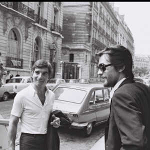 Tous les deux se connaissent depuis 1958.
Jean-Marie Périer et Alain Delon à Paris en 1970. 