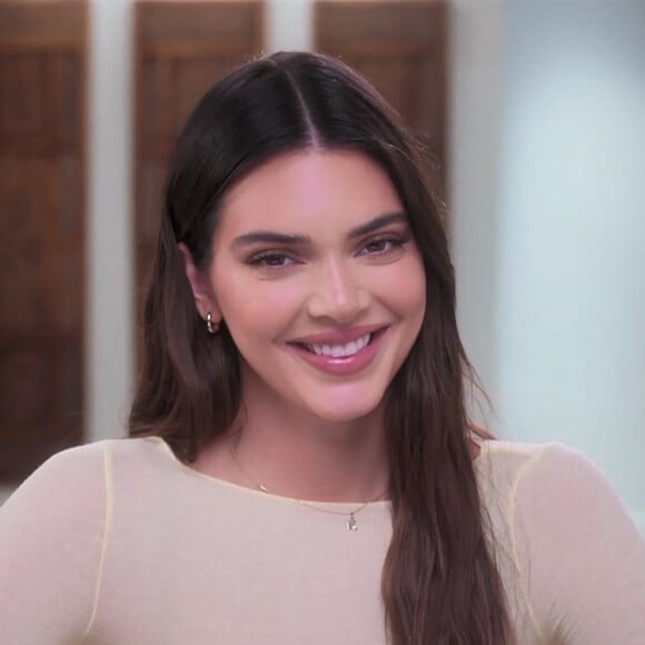 Le Daily Mail a repéré une étonnante vidéo postée sur TikTok. 
Kendall Jenner dans un nouvel épisode de la télé-réalité "The Kardashians"à Los Angeles