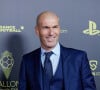 Zinedine Zidane a encore respecté la tradition cette année ! 
Zinedine Zidane au Photocall de la 66ème cérémonie du Ballon d'Or au Théâtre du Chatelet à Paris © Cyril Moreau/Bestimage