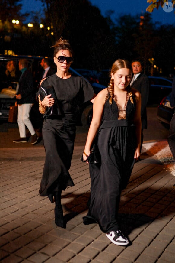 La famille Beckham arrive à l'hôtel "La Réserve" après le défilé "Victoria Beckham" lors de la Fashion Week à Paris, le 30 septembre 2022. © Tiziano Da Silva / Pierre Perusseau / Bestimage