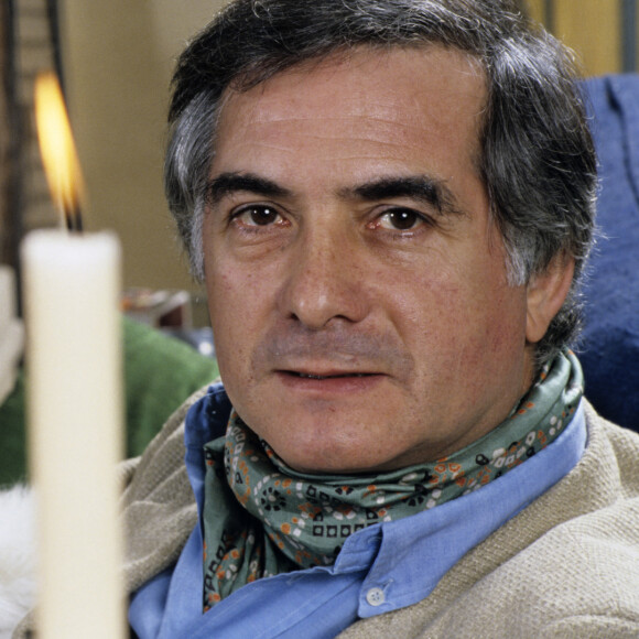 Archives - En France, en Seine-et-Marne, à Monthyon, Jean-Claude Brialy dans son château le 15 décembre 1983.