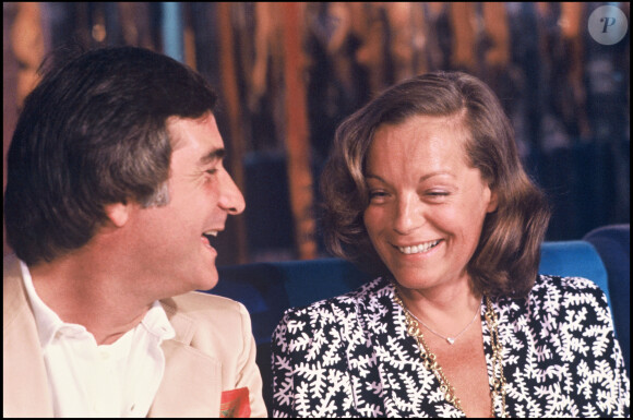 Parmi celles-ci, il y avait Romy Schneider, sa très grande amie
Romy Schneider et Jean-Claude Brialy sur le plateau de l'émission Les Rendez-vous du dimanche en 1980