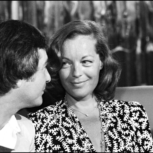 Romy Schneider et Jean-Claude Brialy sur le plateau de l'émission Les Rendez-vous du dimanche en 1980