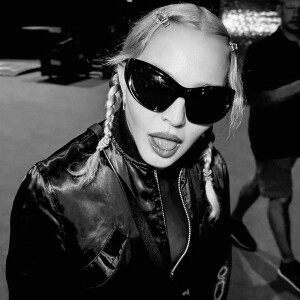 L'interprète de Like a Virgin "se sent mieux", assurait une source sans préciser quand elle était sortie de l'hôpital - une sortie bien discrète d'ailleurs.
Madonna