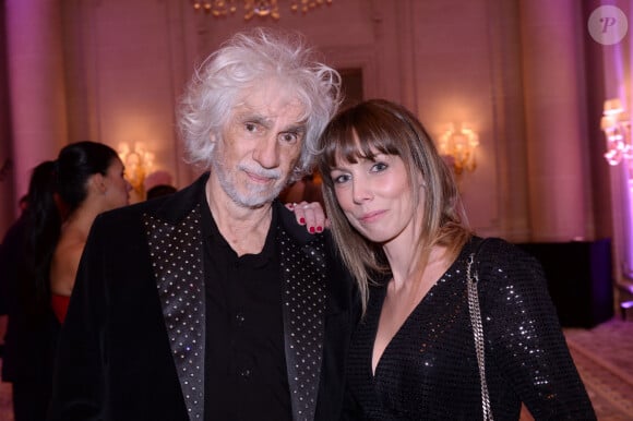 Il s'apelle Jack et il a 6 ans.
Louis Bertignac et sa femme Laetitia Brichet lors du photocall et du cocktail de la soirée des "Stéthos d'or 2023" à l'hôtel Four Seasons George V à Paris, France, le 27 mars 2023. © Bellak-Guirec/Bestimage 