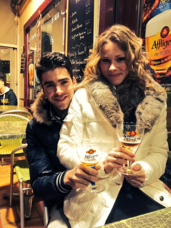 La cérémonie va avoir lieu le 18 octobre 2014 et plusieurs photos de ce beau moment vont être postées par leurs heureux convives sur les réseaux sociaux.
Marion Rousse et Tony Gallopin, photo publiée sur le compte Twitter de Marion Rousse le 31 décembre 2013