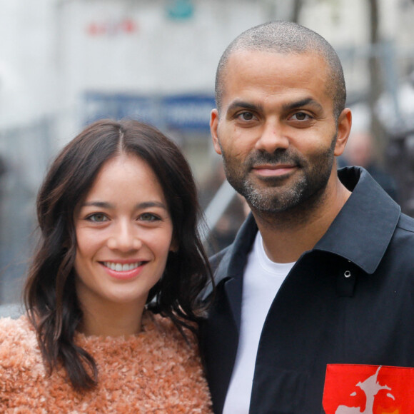 Alizé Lim en couple avec deux sportifs très connus
Tony Parker et sa compagne Alizé Lim - Arrivées au défilé prêt-à-porter printemps-été "Stella McCartney" lors de la fashion week de Paris. © Clovis / Veeren / Bestimage