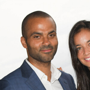 Tony Parker et sa compagne Alizé Lim - Tony Parker devient l'ambassadeur des courses hippiques en France et lance une série sur la chaine Equidia à l'Hippodrome ParisLongchamp le 17 juin 2021. © Coadic Guirec / Bestimage