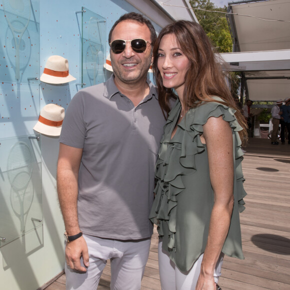 Arthur (Jacques Essebag) et sa compagne Mareva Galanter au village lors de la finale homme des internationaux de France de Roland Garros à Paris, le 11 juin 2017. © Dominique Jacovides - Cyril Moreau/ Bestimage 