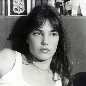 Rétro - La chanteuse et actrice Jane Birkin s'est éteinte à l'âge de 76 ans - Archives - No Web - Jane BIRKIN sur le tournage du film "Sérieux comme le plaisir" 1975 © Michel Croizard via Bestimage