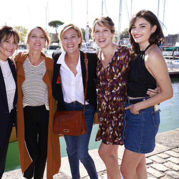 Cécilia Hornus, Elodie Varlet, Caroline Riou, Léa François, Eleonore Sarrazin Plus belle lavie Le festival de fiction TV de La Rochelle samedi 17 septembre 2022. © Christophe Aubert via Bestimage