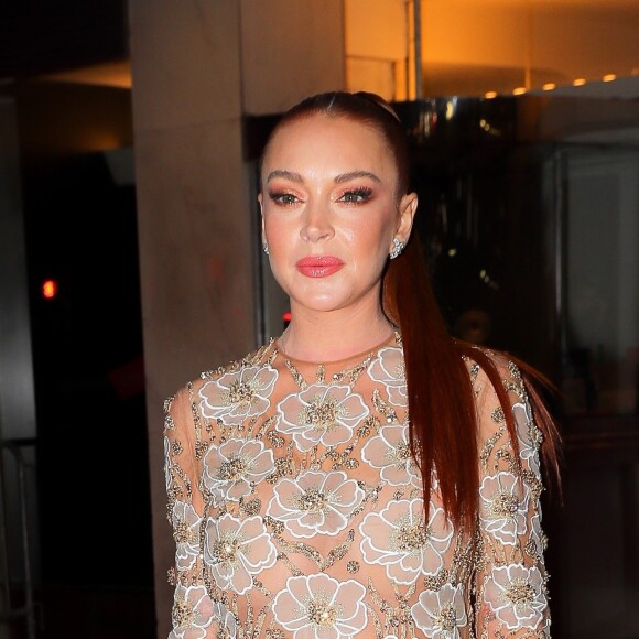 Lindsay Lohan se rend au théâtre en famille à New York le 9 novembre 2022. 