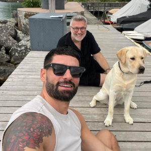 Il l'a amenée à l'aéroport sans qu'elle ne connaisse la destination de leurs vacances. La réponse ? La belle Venise, en Italie.
Laurent Ruquier lors de vacances en Suisse avec son jeune compagnon Hugo Manos - Instagram, 5 juillet 2023.