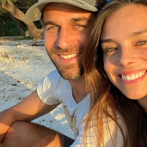 Celui de quitter la Nouvelle-Calédonie où elle avait fini par le rejoindre.
Marine Lorphelin séparée de son fiancé Christophe. instagram