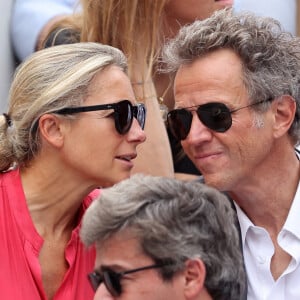 La première moitié de l'année s'est révélée être une réussite pour Arthur Sadoun.
Anne-Sophie Lapix et son mari Arthur Sadoun - Célébrités en tribunes des Internationaux de France de tennis de Roland Garros à Paris. © Jacovides-Moreau/Bestimage