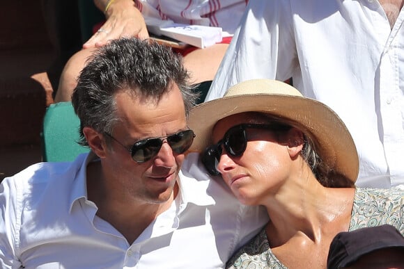 Arthur Sadoun et sa femme Anne Sophie Lapix - Personnalités dans les tribunes lors des internationaux de France de Roland Garros à Paris. Le 10 juin 2017. © Jacovides - Moreau / Bestimage