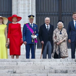 Roi Philippe et Reine Mathilde de Belgique entourés de leurs enfants Elisabeth, Gabriel, Emmanuel et Eleonore - Célébrations de la Fête nationale de Belgique, 21 juillet 2023 à Bruxelles