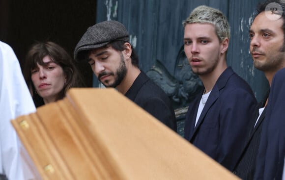 Lou Doillon, Ben Attal, Marlowe (fils de Lou Doillon), Roman de Kermadec (fils de Kate Barry) - Obsèques de Jane Birkin en l'église Saint-Roch à Paris. Le 24 juillet 2023 © Jacovides-KD Niko / Bestimage