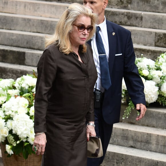 Catherine Deneuve - Obsèques de Jane Birkin en l'église Saint-Roch à Paris. Le 24 juillet 2023 © Jacovides-KD Niko / Bestimage