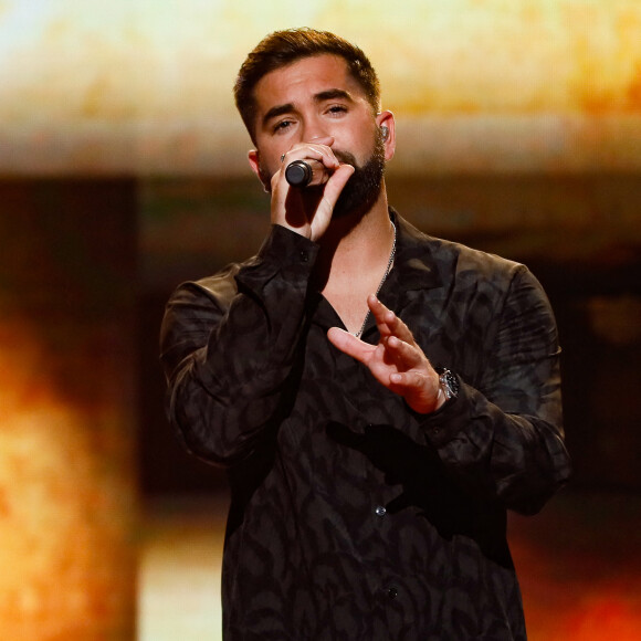 Exclusif - Kendji Girac chante son tube "Eva" - Enregistrement de l'émission "Les 20 chansons préférées 2022", diffusée le 5 janvier 2023 sur M6 © Christophe Clovis / Bestimage