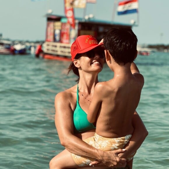 En véritable maman poule, Faustine Bollaert en a donc profité pour lui faire une belle déclaration qui a touché grand nombre d'internautes.