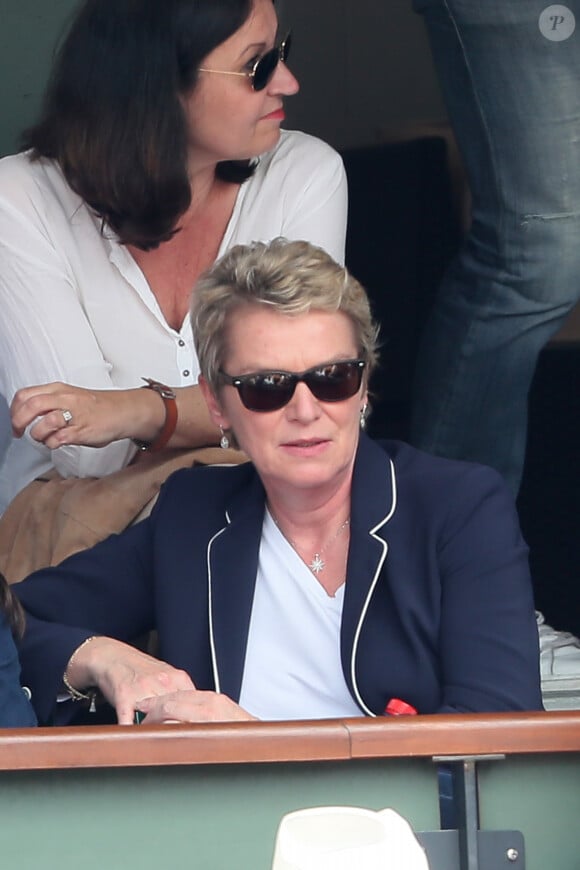 Elise Lucet - People dans les tribunes des Internationaux de France de Tennis de Roland Garros à Paris. Le 9 juin 2018 © Cyril Moreau / Bestimage