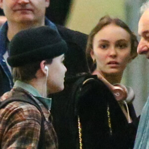 Exclusif - Vanessa Paradis vient chercher ses enfants Lily-Rose et Jack Depp à l'aéroport Roissy CDG, près de Paris le 19 mars 2017. Elle est accompagnée de son homme de confiance et chauffeur Philippe Fendt.