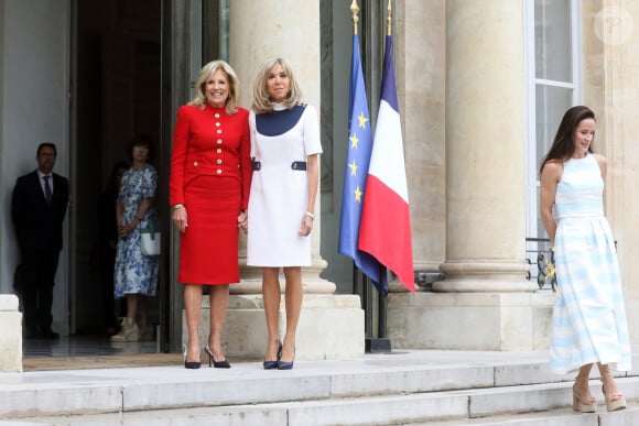 La première dame, Brigitte Macron recoit Jill Biden, épouse du Président des États-Unis d'Amérique et sa fille, Ashley Biden à l'occasion de sa venue en France pour la réintégration des Etats-Unis d'Amérique à l'UNESCO, le 25 juillet 2023, au Palais de l'Elysée Paris. © Stéphane Lemouton / Bestimage 